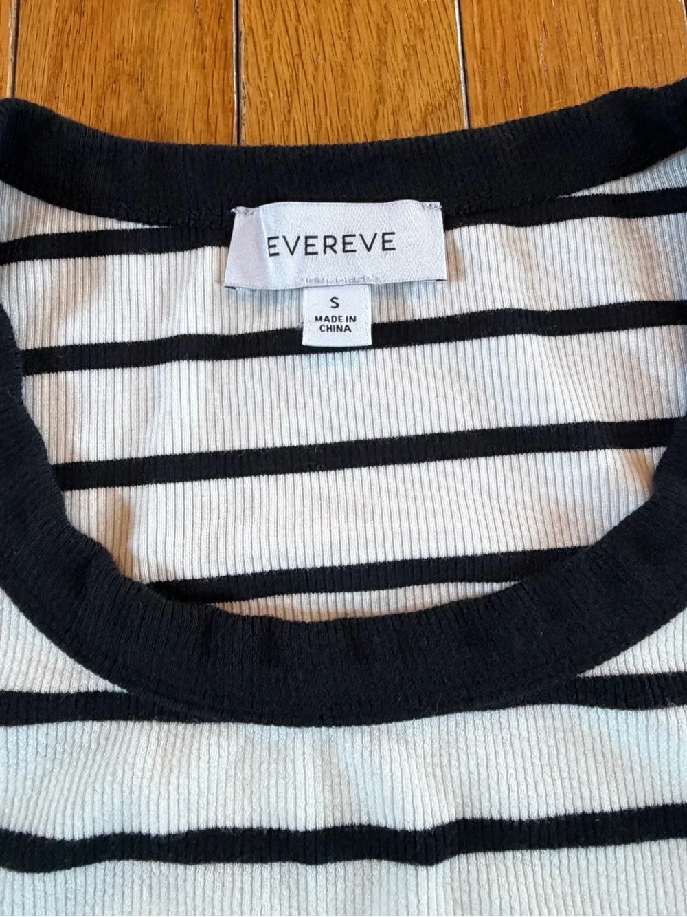 5 Evereve Sleeveless Knit Tank Top Lot Black White Cream Solid Stripes Sz Small - Picture 6 of 10